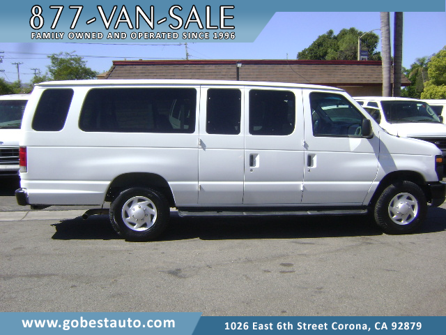 2009 Ford E-Series's photo