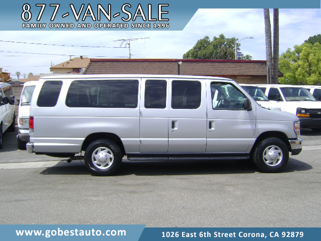 2014 Ford E-Series Econoline Wagon XLT