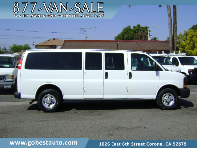 2013 Chevrolet Express LS's photo