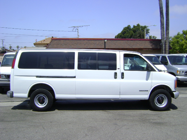 2000 Chevrolet Express Base