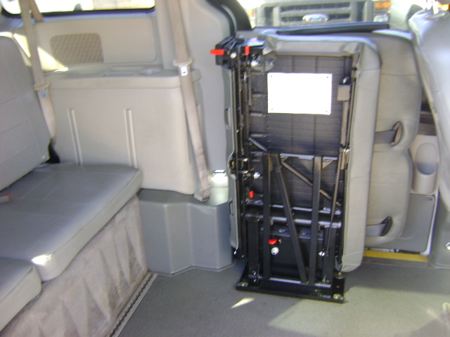 2013 Dodge Grand Caravan SE - Photo 2